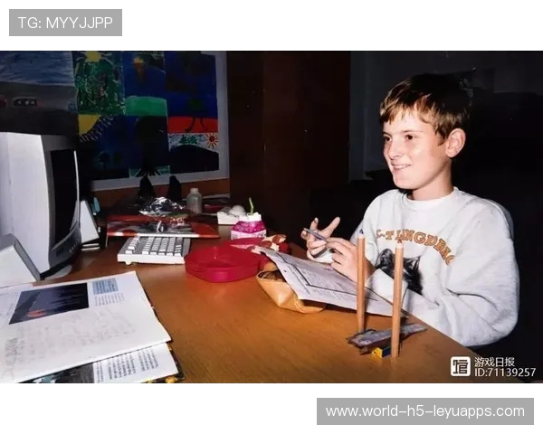 库里陪同残疾少年看比赛并亲自授课，画面温暖流行