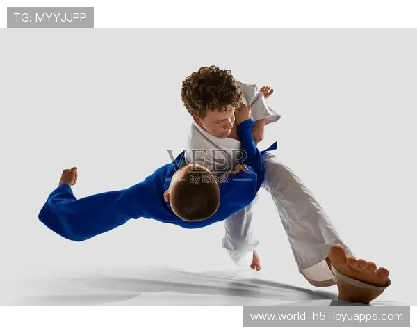 摔跤地面控制术成为胜负关键