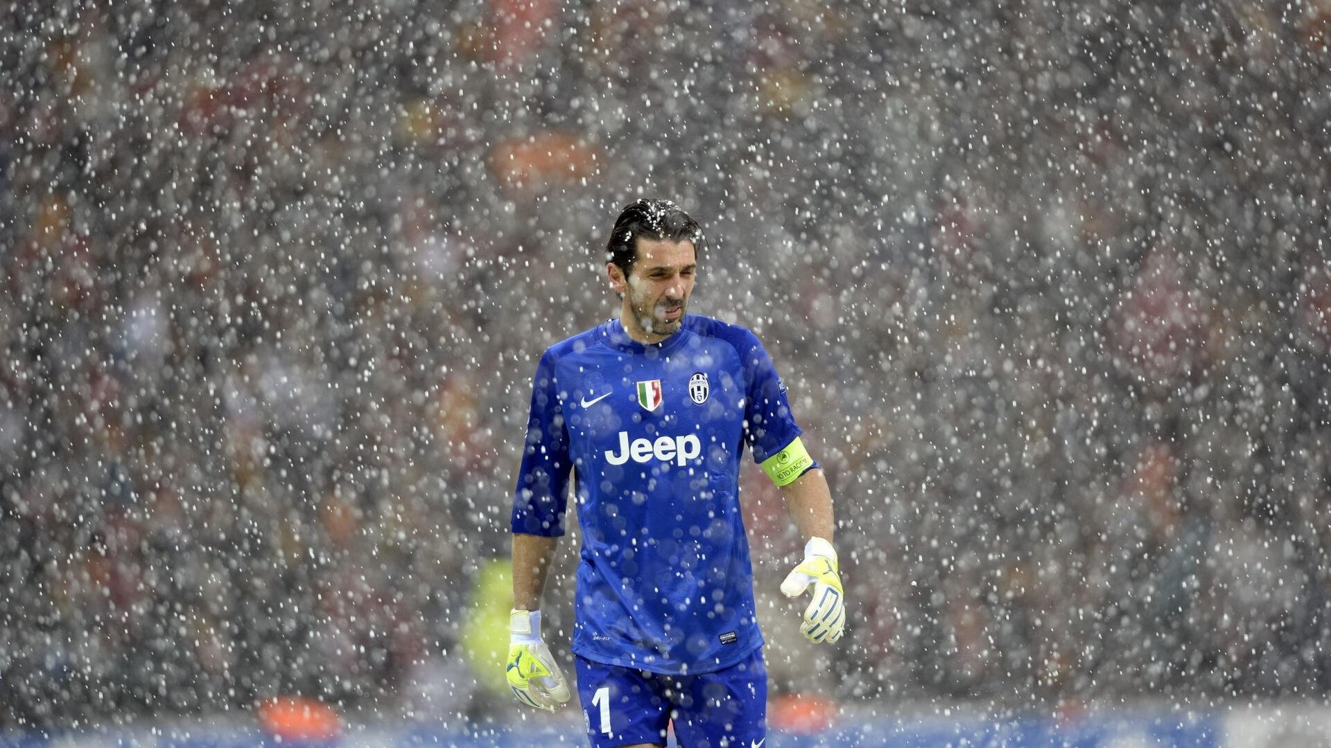 乐鱼游戏-东亚杯国足爆冷 球员士气依然顽强，辞旧迎新,中国男足的新篇章又从东亚杯开始